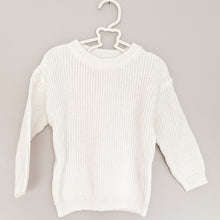 Load image into Gallery viewer, Oversized Chunky Knit in White
