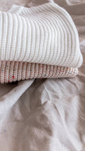 Load image into Gallery viewer, Oversized Chunky Knit in White
