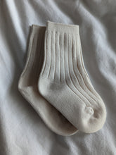 Load image into Gallery viewer, Ribbed socks
